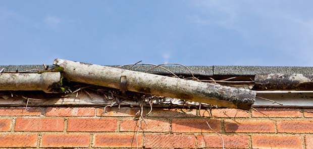 Repairing-Gutters-Broken-Guttering