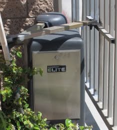 swinging gate control with arm
