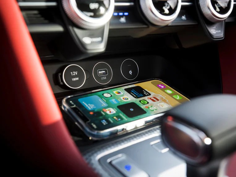 What do You Get on a Fully Loaded 2022 Genesis G70? | Kelley Blue Book 7 2022 Genesis G70