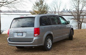 Dodge Grand Caravan vs Chrysler Pacifica