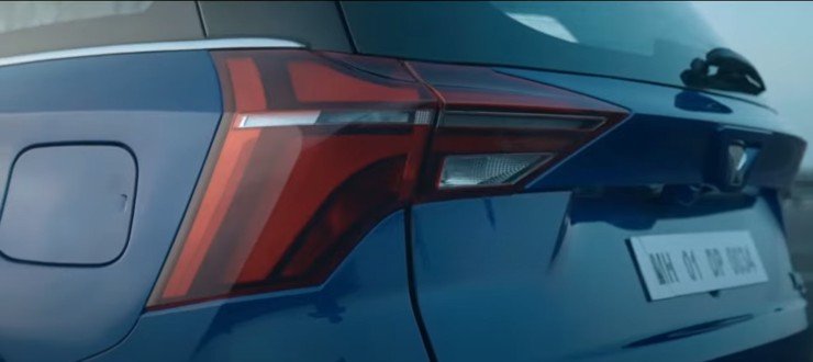 Mahindra XUV700 7 seat SUV revealed officially: Launch soon 2 Mahindra XUV700 7 seat SUV revealed officially: Launch soon