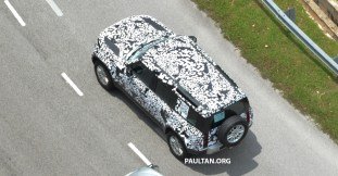 L663 Land Rover Defender in Malaysia camouflaged (4)