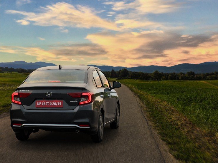 Honda Amaze Facelift petrol automatic & manual in CarToq's First Drive Video Review 2 Honda Amaze Facelift petrol automatic & manual in CarToq’s First Drive Video Review