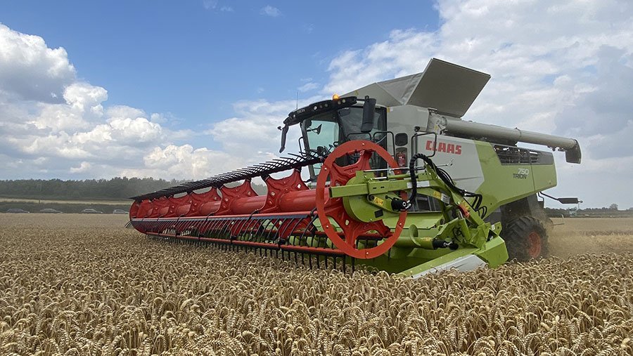 Claas Trion