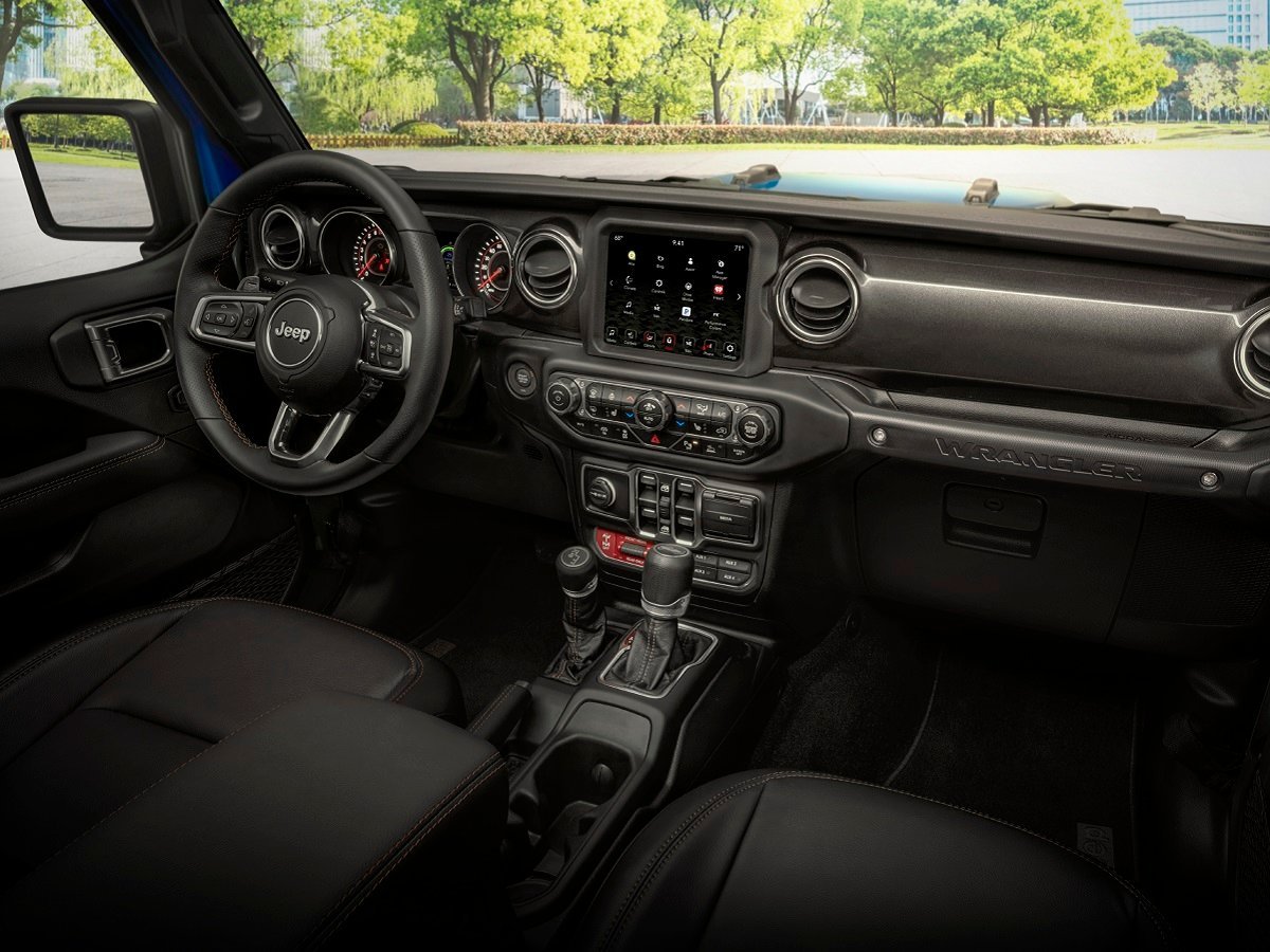 2021 Ford Bronco vs. Jeep Wrangler Comparison 4 2021 Jeep Wrangler Rubicon 392 Interior Dashboard