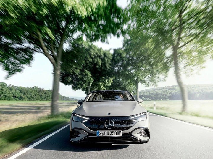 Mercedes-Benz EQE Electric Sedan Debuts At 2021 Munich Motor Show, To Rival BMW i4 And Tesla Model 3 - ZigWheels 1